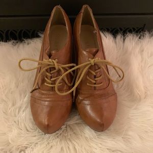 Chelsea Crew lace up ankle booties
